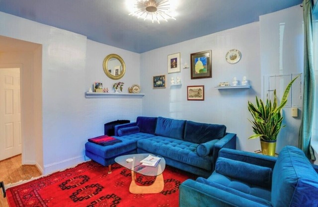 DC Getaway Near Capitol Hill With Private Parking!