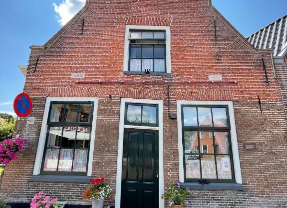 De Scheve Deur