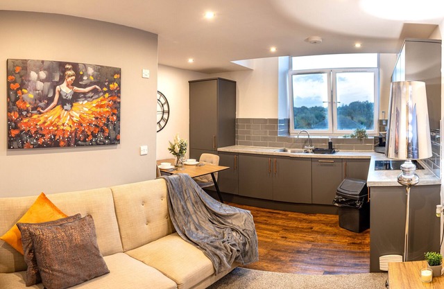 Dealhouse Large 2-Bedroom Apartment for 6 Guests