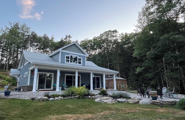 Decker Cove Southport Paradise with Central Air Conditioning