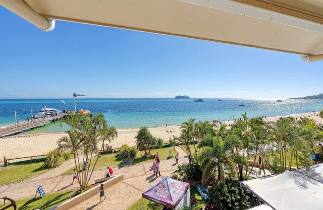 Deep Blue 5 Moreton island