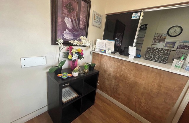 Del Rancho Motel By Townhouse Portland OR Hwy 205