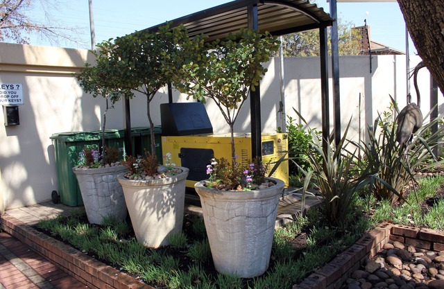 Del Roza Guest House