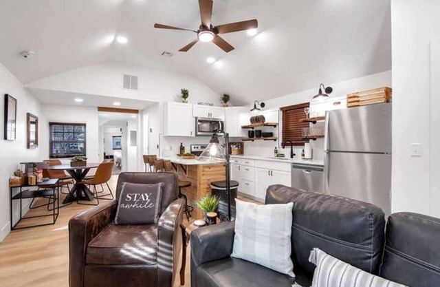 Delano Cabin - 2 Kings - Cute and Cozy!