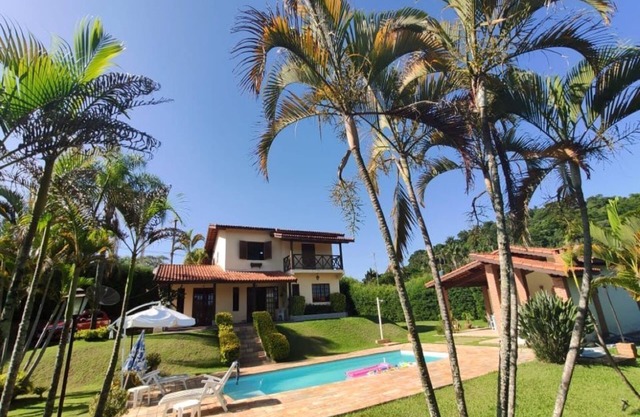 Delicious country house in a high standard cond, Atibaia region. 24h security