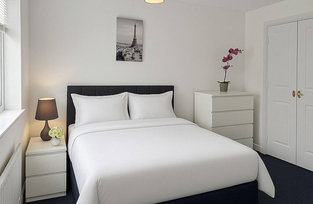 Delight large double bedroom ensuite