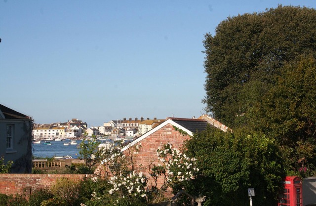 Delightful Cottage on Shaldon Green, 50m to Beach, Nautical Decor | Sleeps 4-6