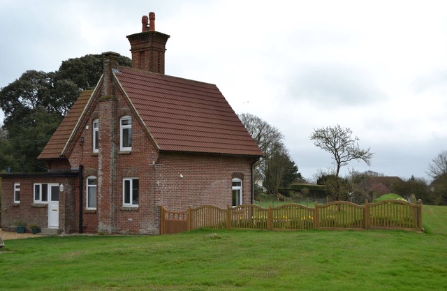Delightful Cottage with Views of the Purbeck Hills