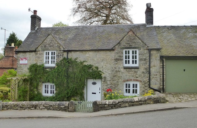 Delightful, detached, stone cottage in Fenny Bentley, Peak District, Derbyshire