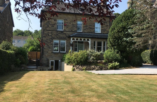 Delightful, Self-Contained Apartment with easy stroll into Ilkley town centre