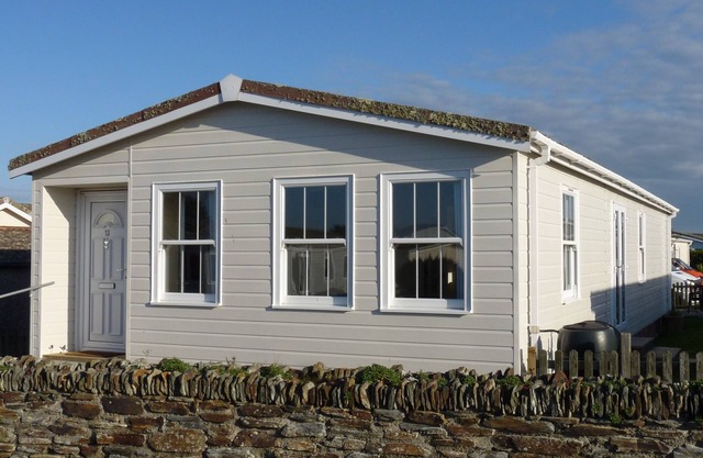 Delightful three bed property with lovely garden a short drive to local beaches