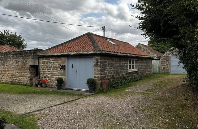 Delightfully Converted 1 bed 19th century cottage