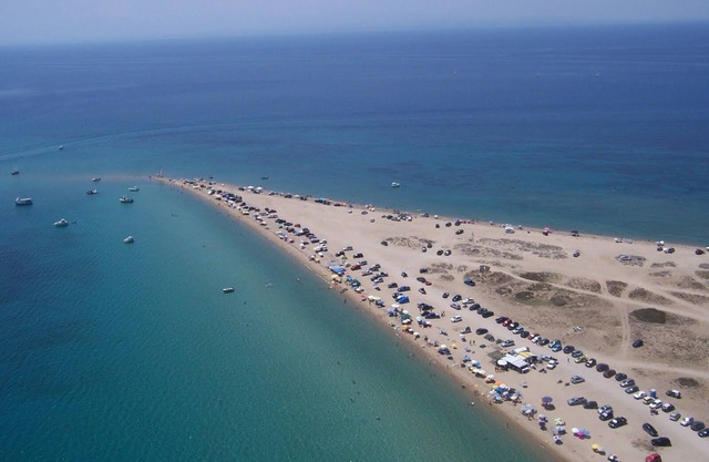 Deluxe 2-Families Villa 3' from the beach. 15Km from airport. Ideal for children