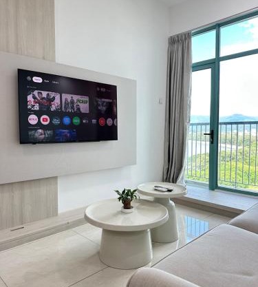 Deluxe 2BR Seaview and Mountain View with balcony