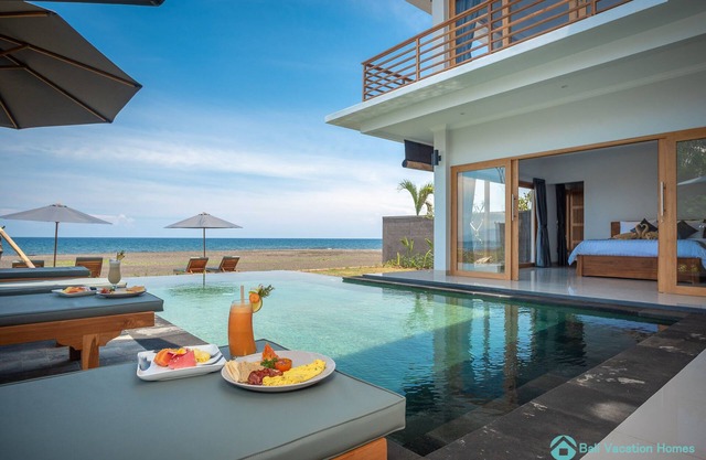 DeLuxe 4BR villa with pool and breathtaking ocean view!