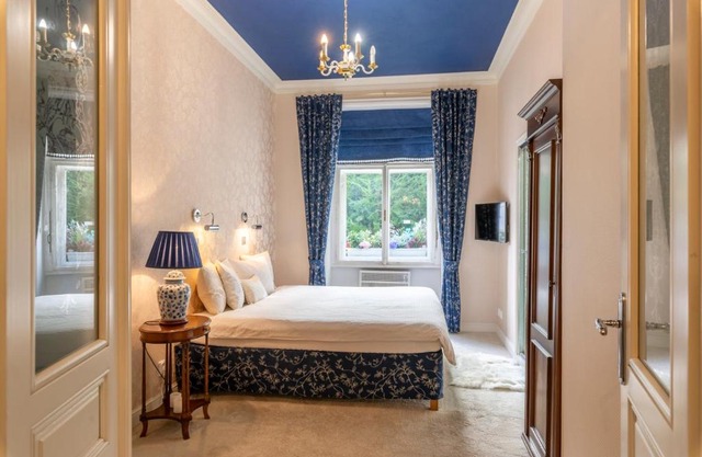 Deluxe Apt in Old Town, Charles Bridge 3 min, Private garden, Breakfast