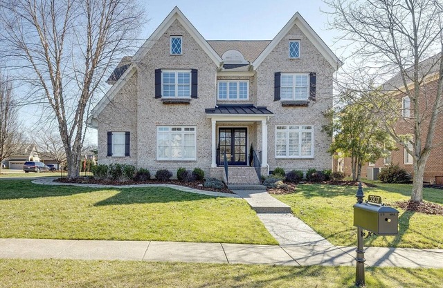 Deluxe Executive Home near Nashville