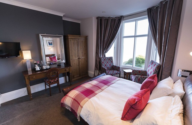 Deluxe King Ensuite with Sea View at The Helaina