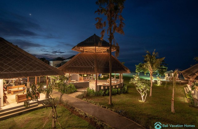 DeLuxe Pool villa 4, two bedroom luxury villa with panoramic ocean view!