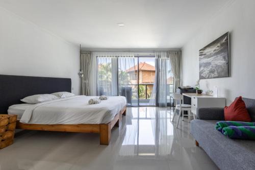 Deluxe Room with Pool View