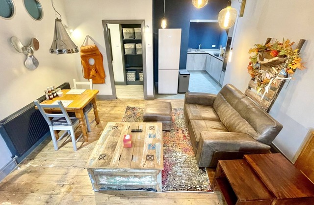 Deluxe-self catering sleeps 2 -Salmon - Pets