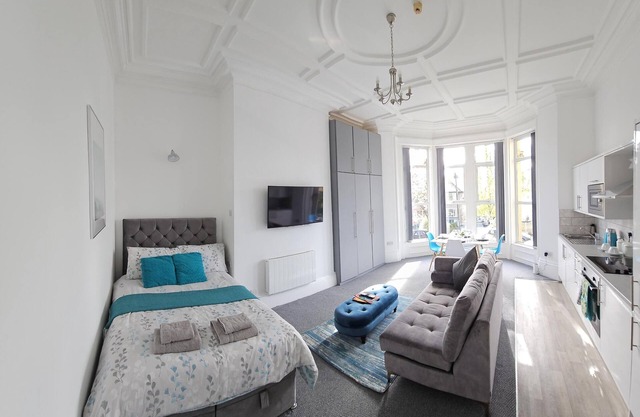 Deluxe Studio King Ensuite in Edgerton