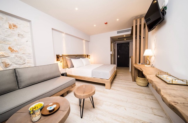 Deluxe suite with a breathtaking sea view by KaliThea Suites