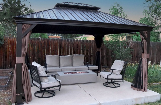 Denver 3bed/2 bath with spacious backyard