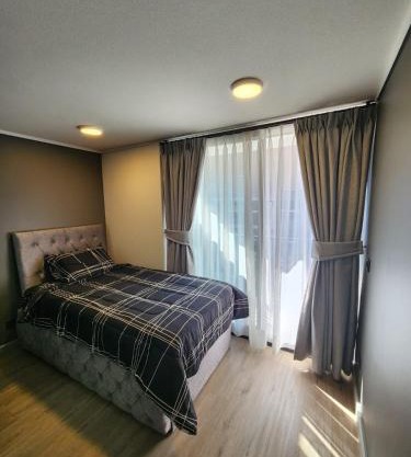 Departamento estudio con cama nido y sofá cama, a 1 min del Metro Santa Ana