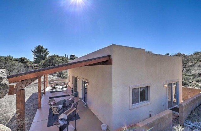 Desert Gem with Patio and Grill, Near Oracle St Park!