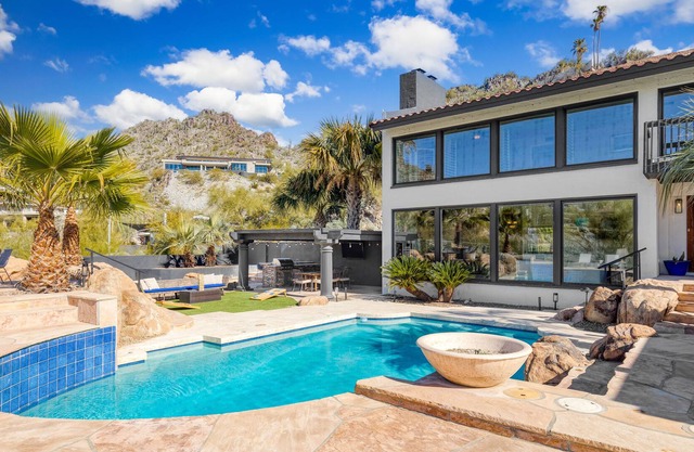 Desert Lagoon by AvantStay | Luxury Phoenix Home w/ Entertainer’s Backyard