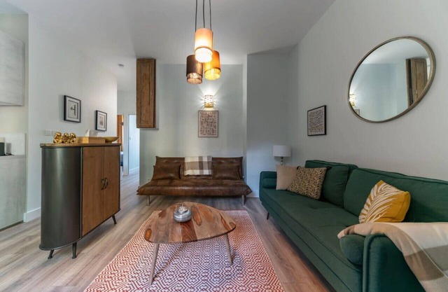 Design apartment in the city center near Thermes