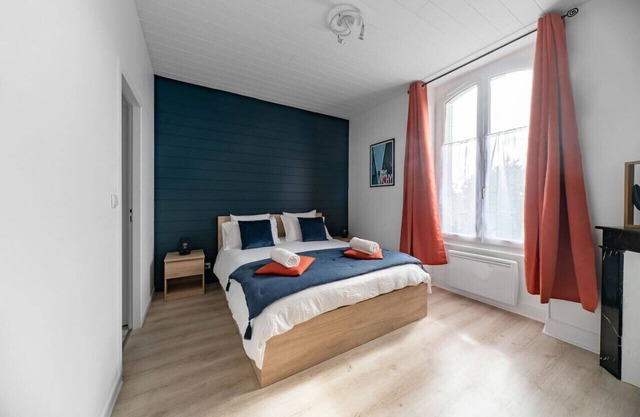 Design apartment near city center - free parking