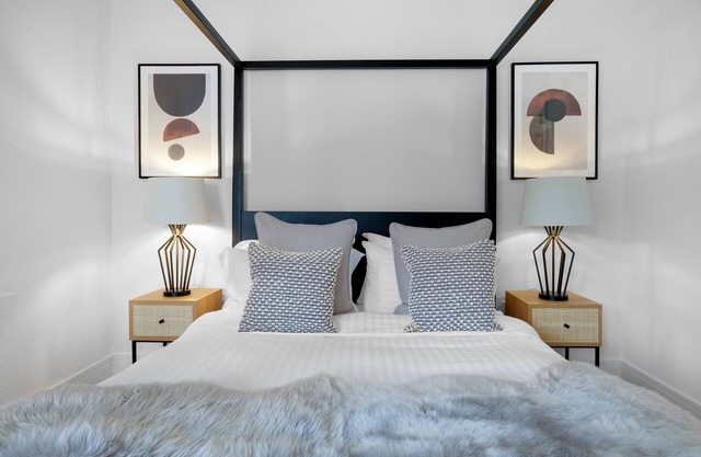 Design-Led Luxurious Townhouse Prime Location W/Parking