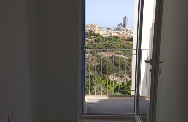 Designer-finished apartment close to Balluta bay in St. Julian's