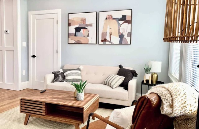 Designer Style 3Br, King Bed, W/D,Parking,Spotless