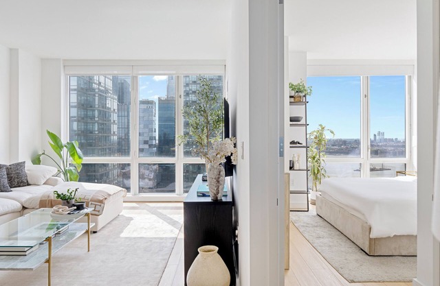 DESIGNER’S DREAM HOME! Huge Luxury 1 Bedroom Suite - best location by Times Sq