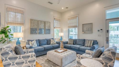 Destin Dream by AvantStay 2-Story Home Walk to Beach