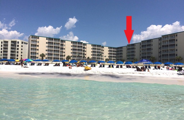 Destin Gulf Front Condo - Top Floor View - Sleeps 6!