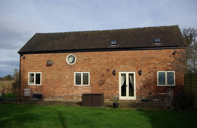 Detached 3-bed, 3 bath Barn In Burland, Nantwich, Family Friendly, Pets Welcome