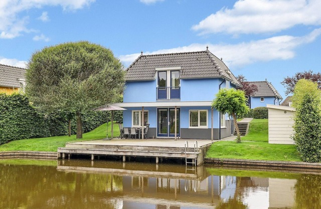 Detached 4-person bungalow