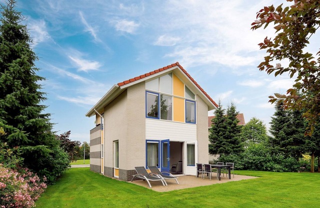 Detached 4-person villa