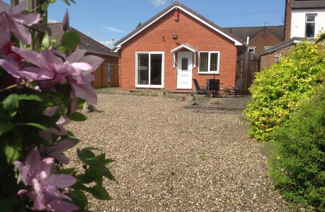 Detached Bungalow central Beverley great location with parking