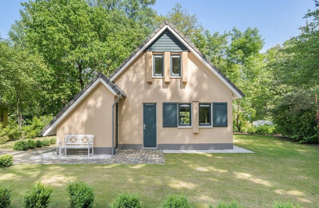 Detached bungalow with terrace in beautiful Drenthe.