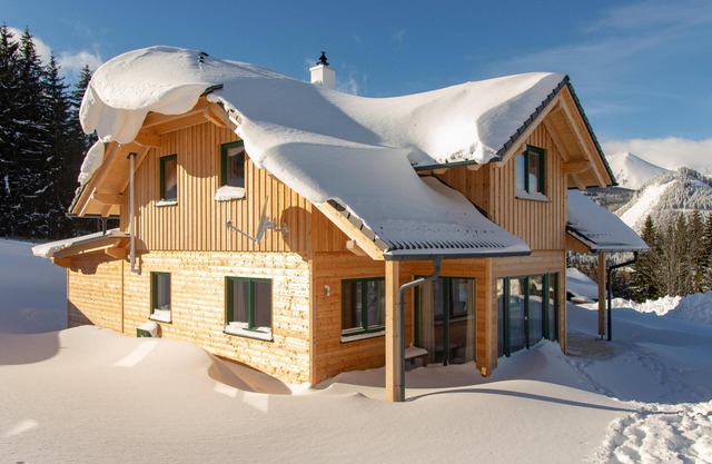 Detached chalet at the slopes with sauna