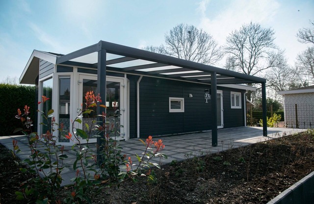 Detached chalet for 4 people, fully equipped.