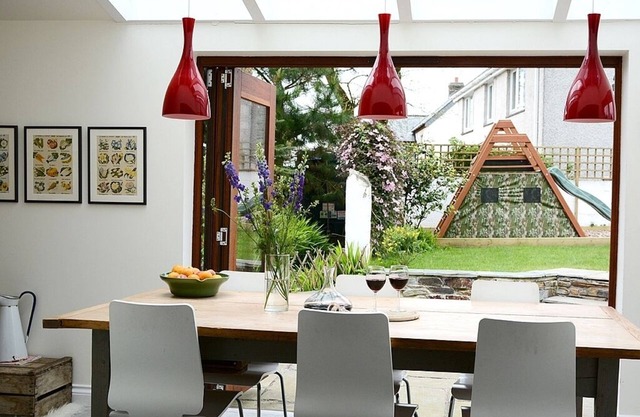 Detached Character Cottage, Family Friendly With Play Facilities Outside.
