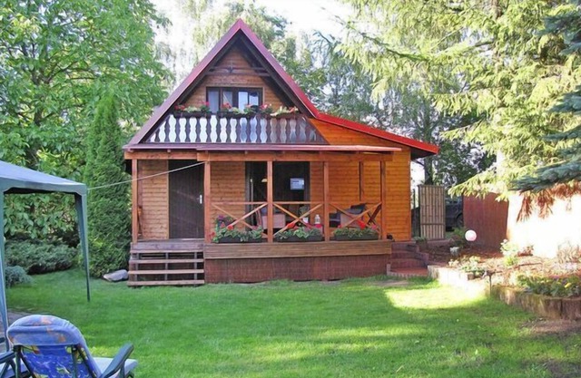 Detached cottage with a large garden, 200m from the lake, Bogacko