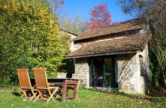 Detached cottage with terraces Glycine