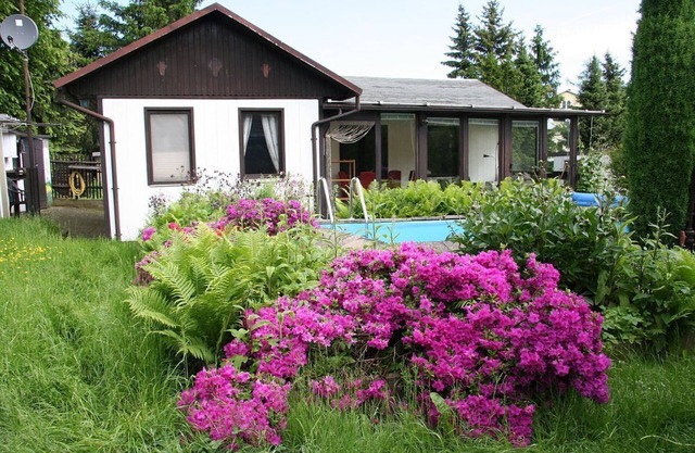 Detached holiday home with exclusive pool use close to Dresden